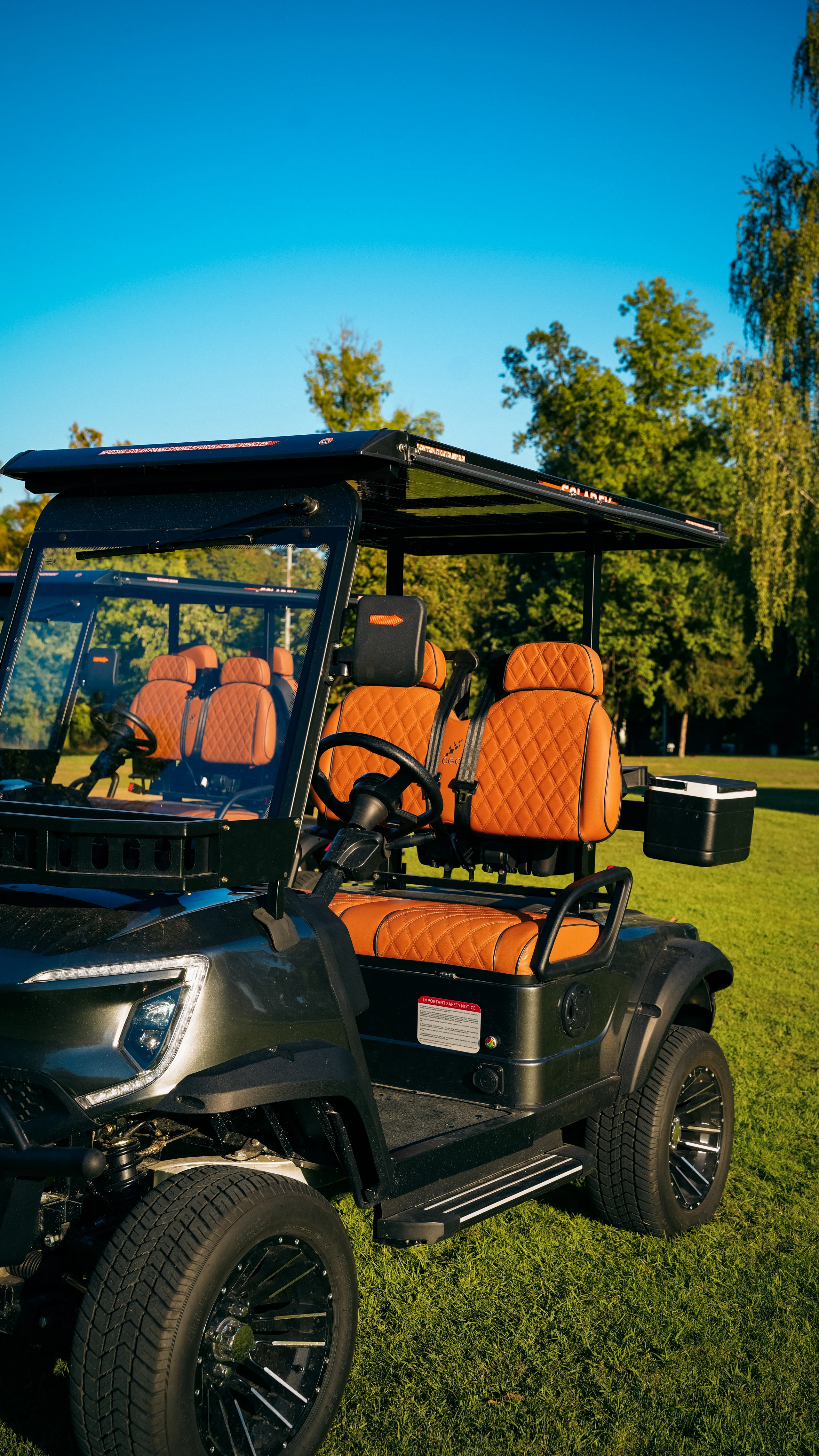 Golf Shuttle Elite 2 — front view