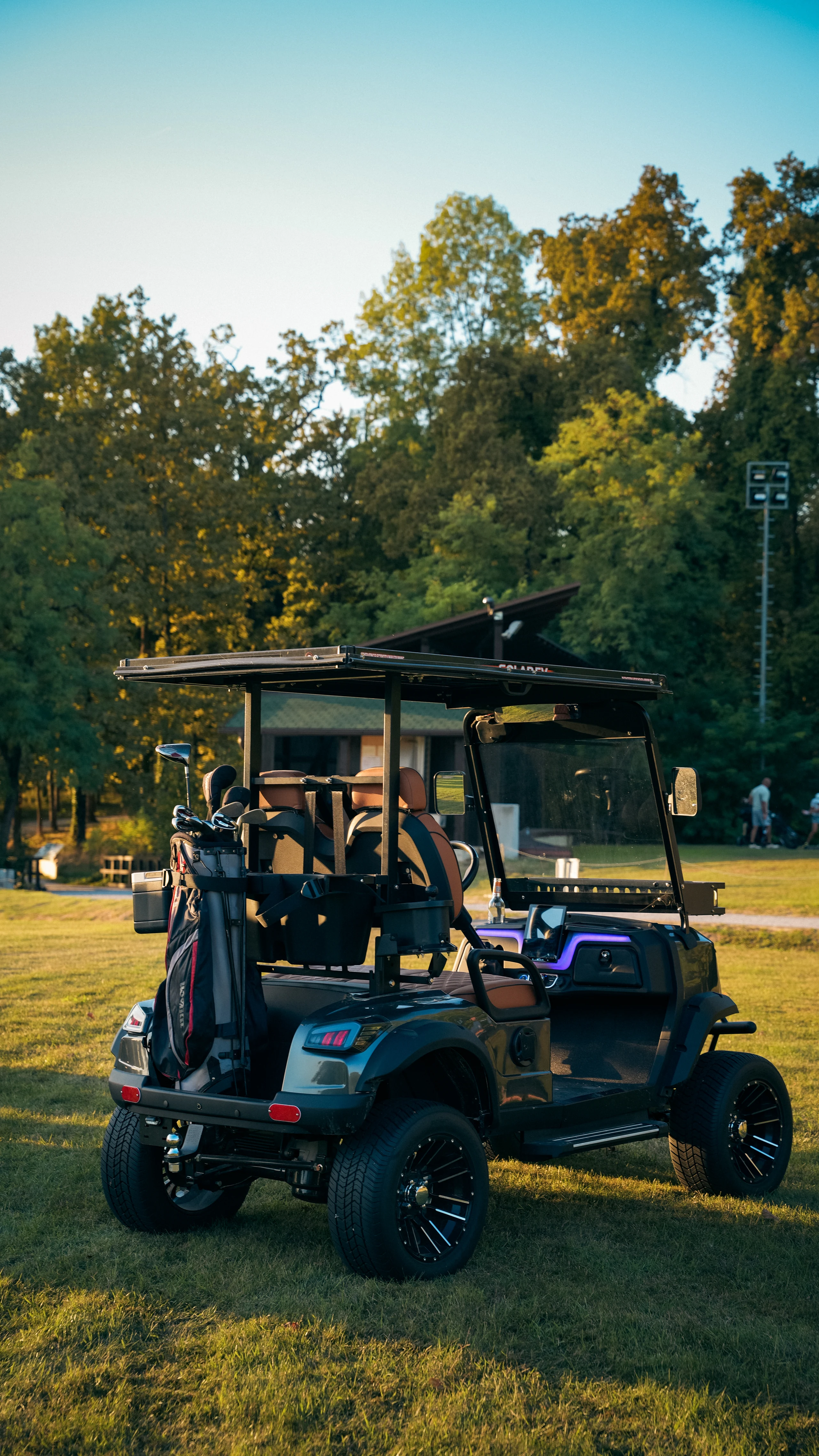 Golf Shuttle Elite 2 — rear view