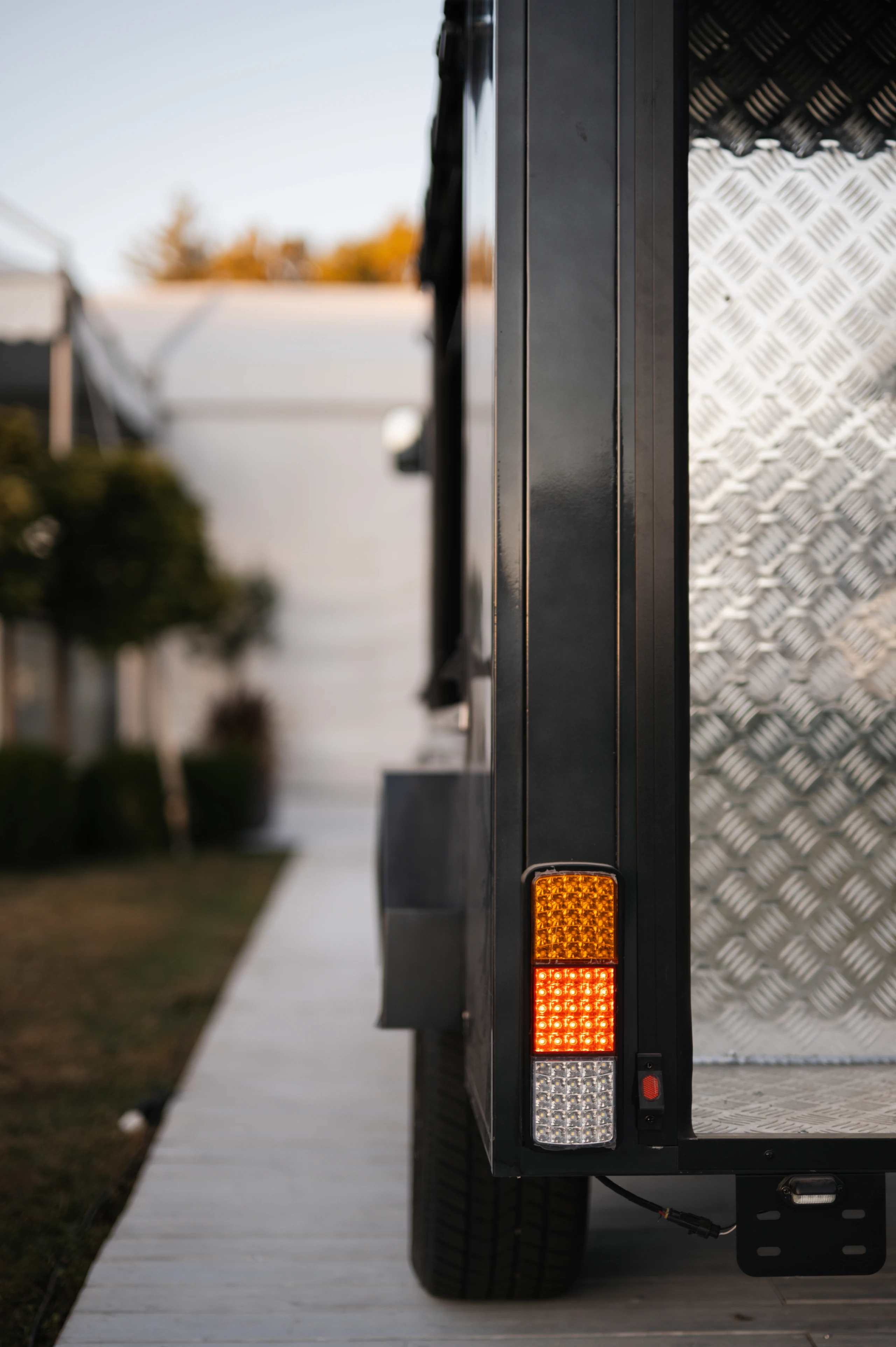 Omnia Delivery — aluminium cargo box detail