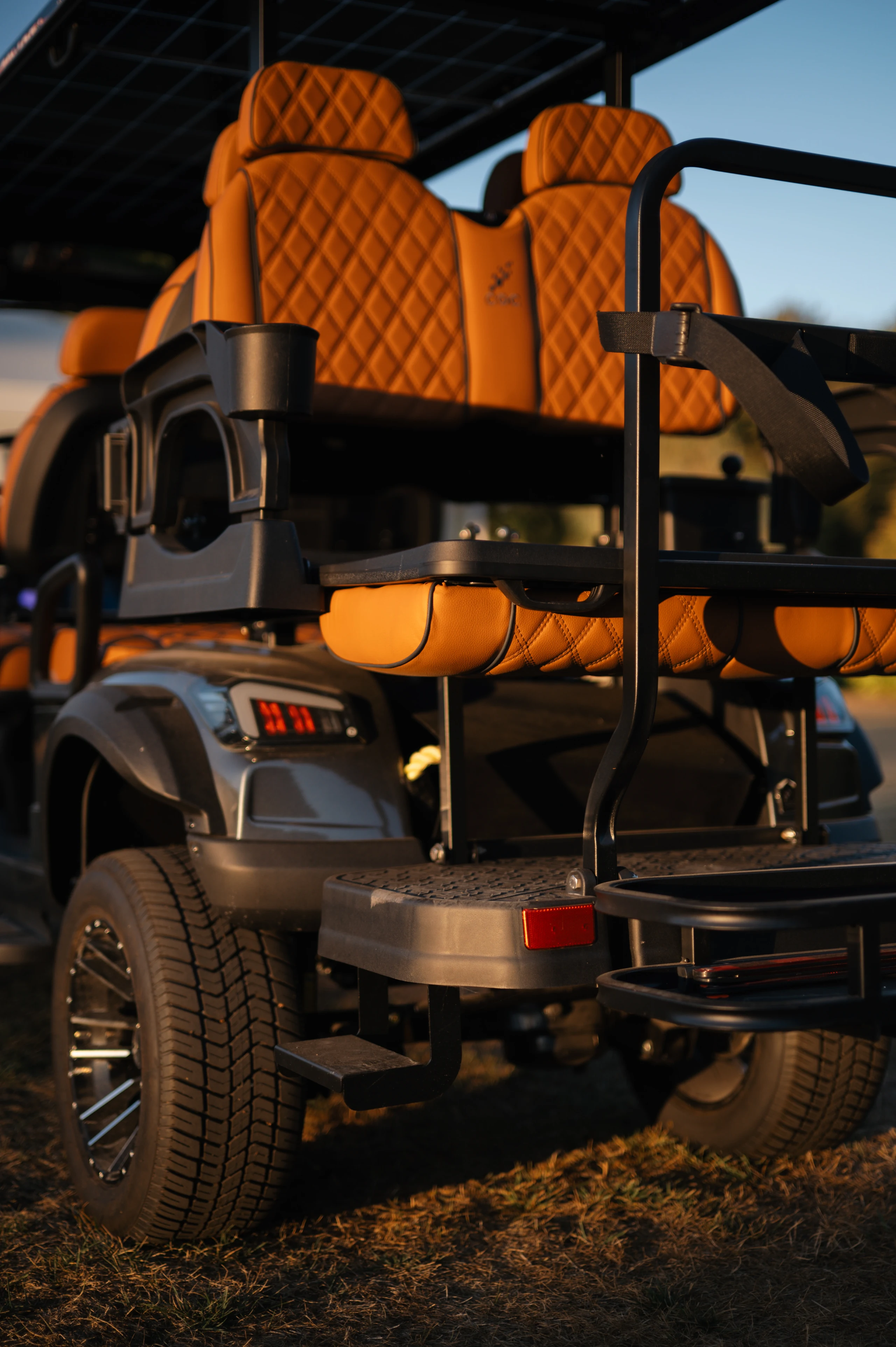 Golf Shuttle Elite 4 + 2 — rear seat detail