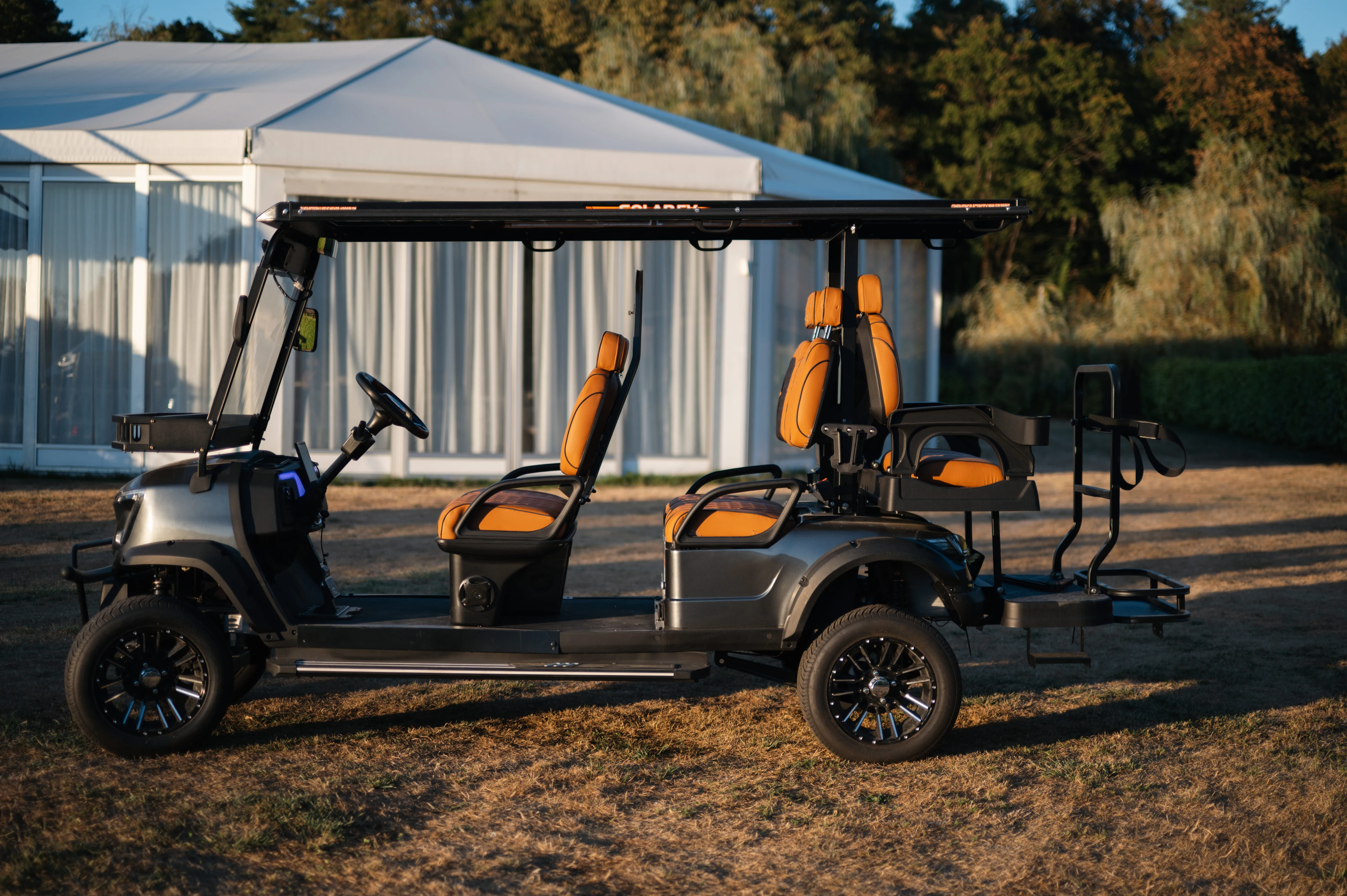 Four seats at the front, two at the rear
